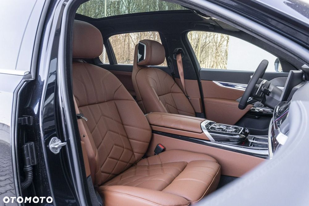 BMW Seria 7 740d xDrive - 26