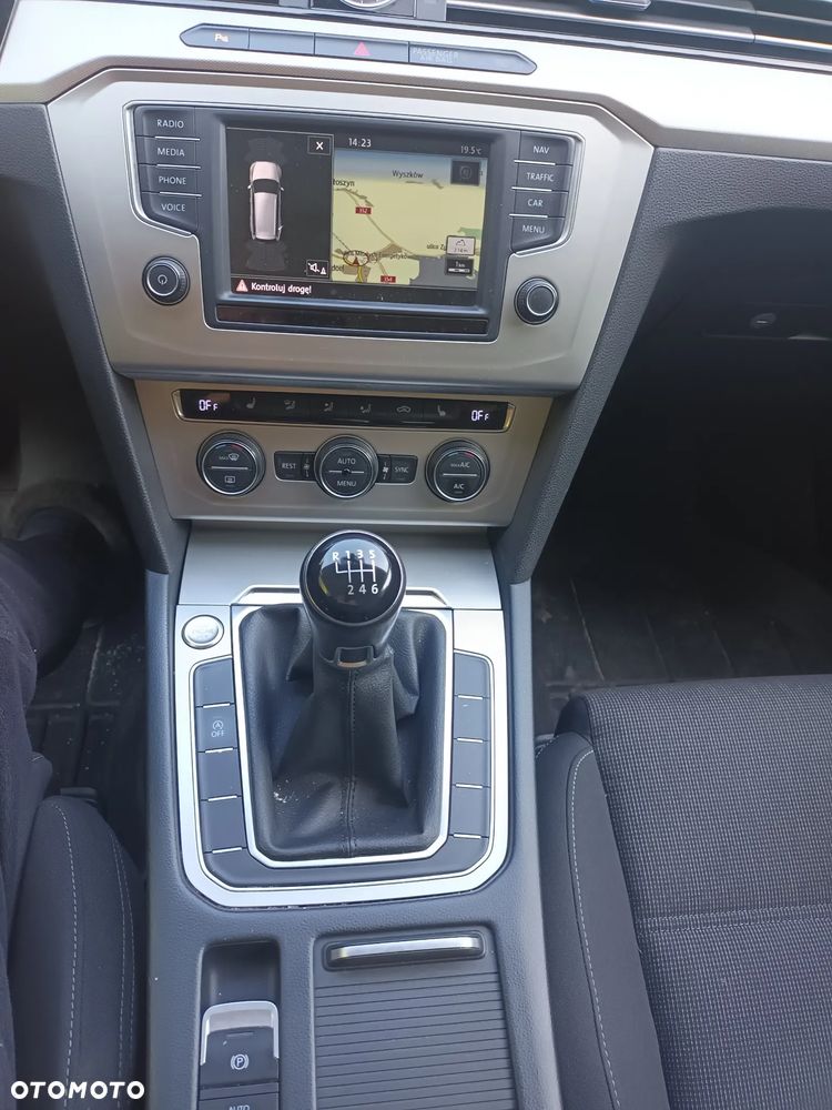 Volkswagen Passat 2.0 TDI BMT Comfortline - 13