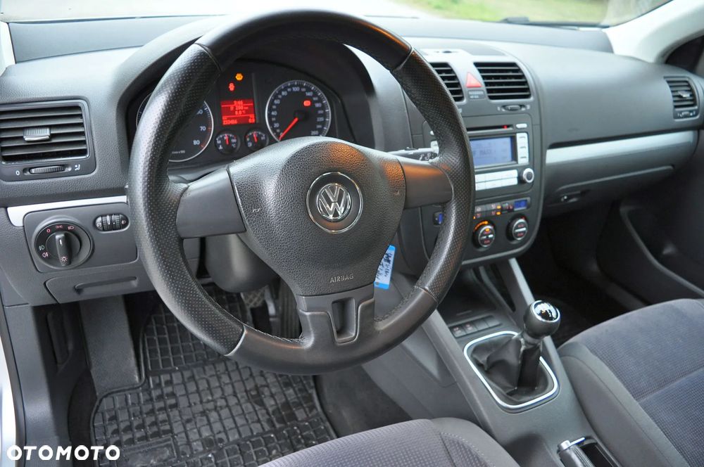 Volkswagen Golf 1.6 Tour Edition - 26