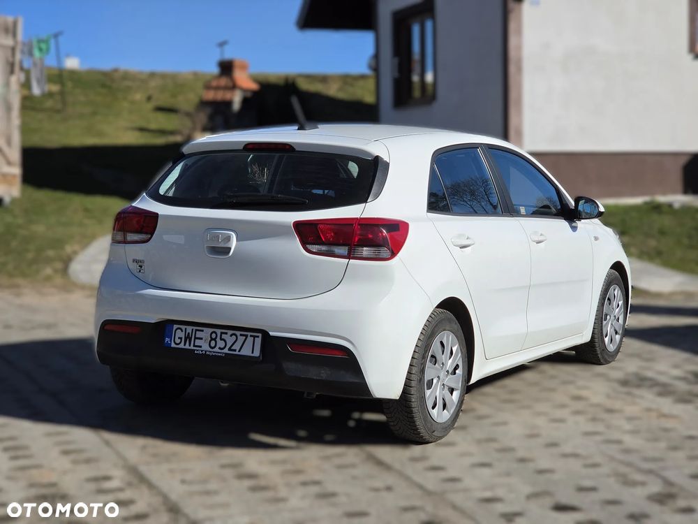 Kia Rio 1.2 L - 17