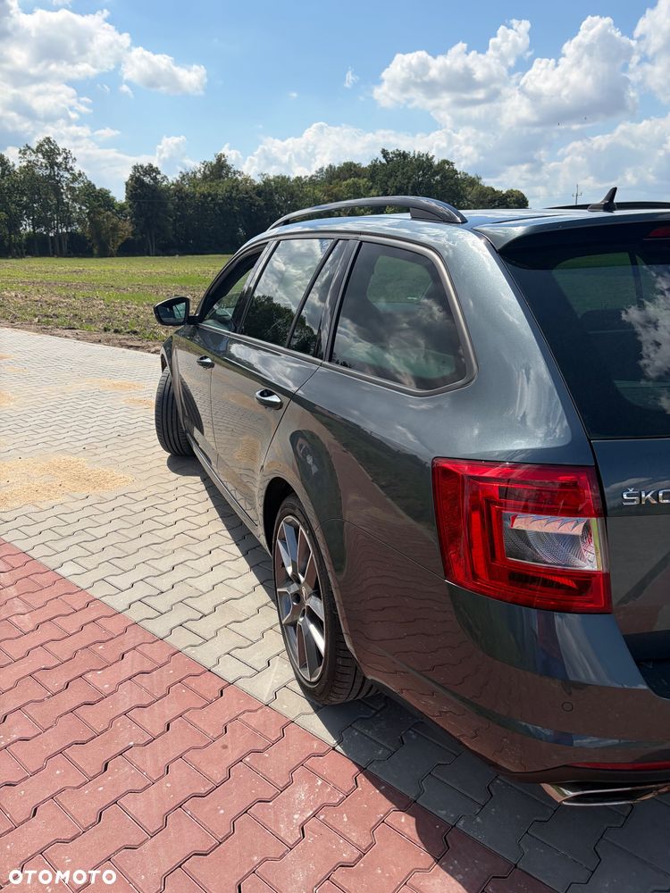 Skoda Octavia 2.0 TDI RS DSG - 9