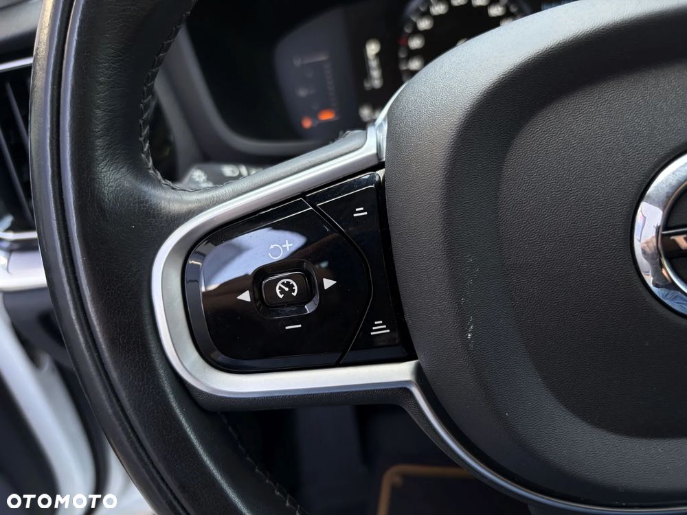 Volvo V60 D3 Geartronic Momentum Pro - 23