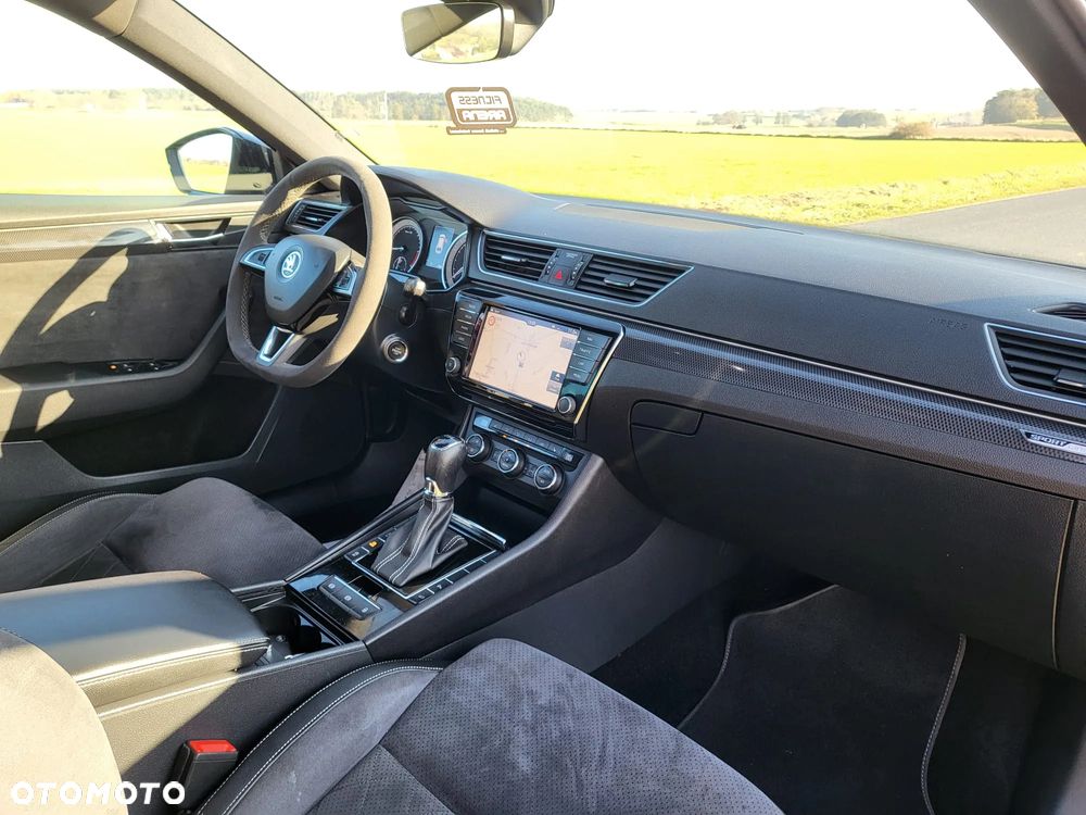Skoda Superb 2.0 TDI Sportline DSG - 27