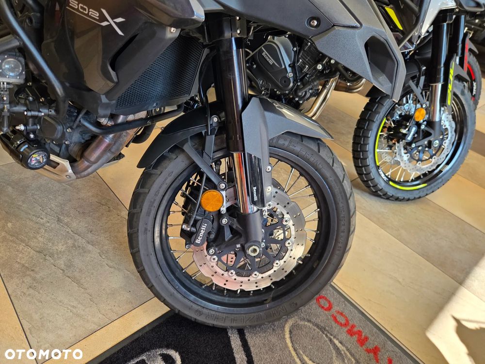 Benelli TRK 502X - 10