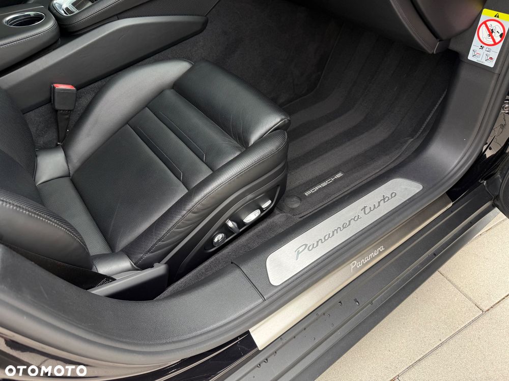 Porsche Panamera Turbo - 14