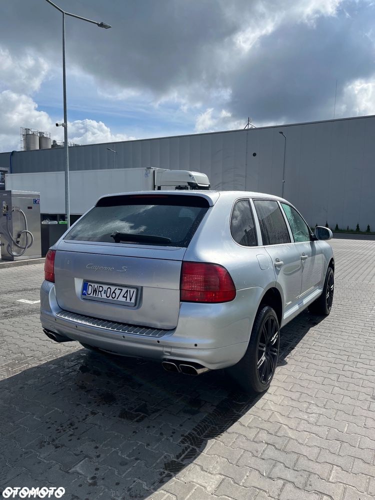 Porsche Cayenne - 2