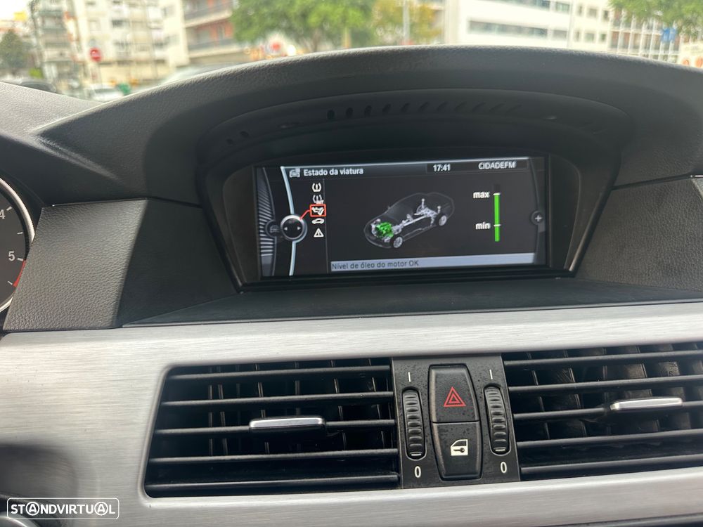 BMW 520 dA Executive - 30