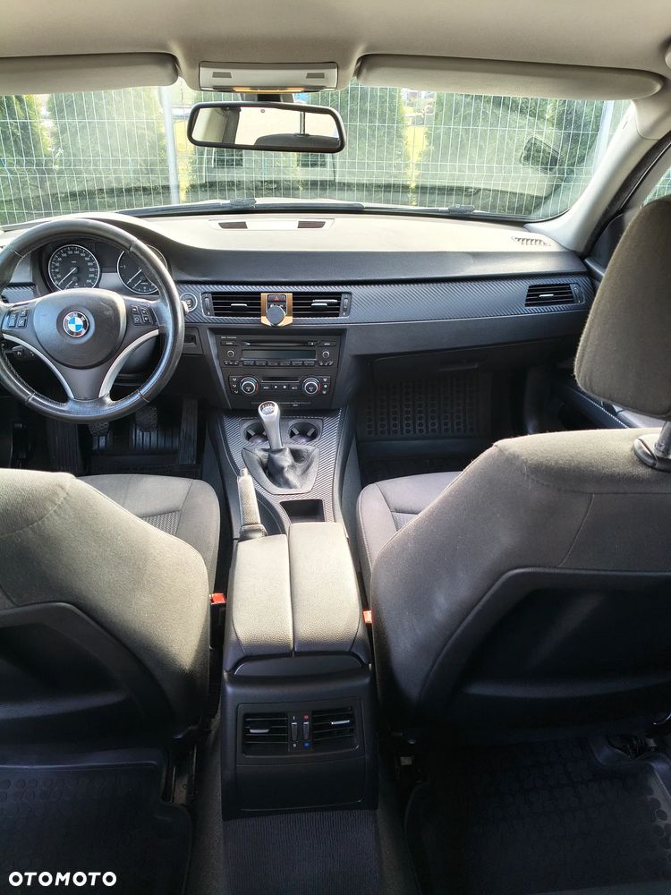 BMW Seria 3 318d - 10