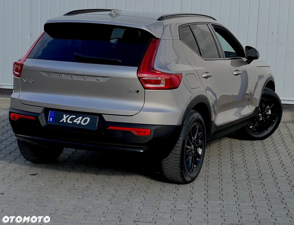 Volvo XC 40 B4 AWD Plus Dark - 3