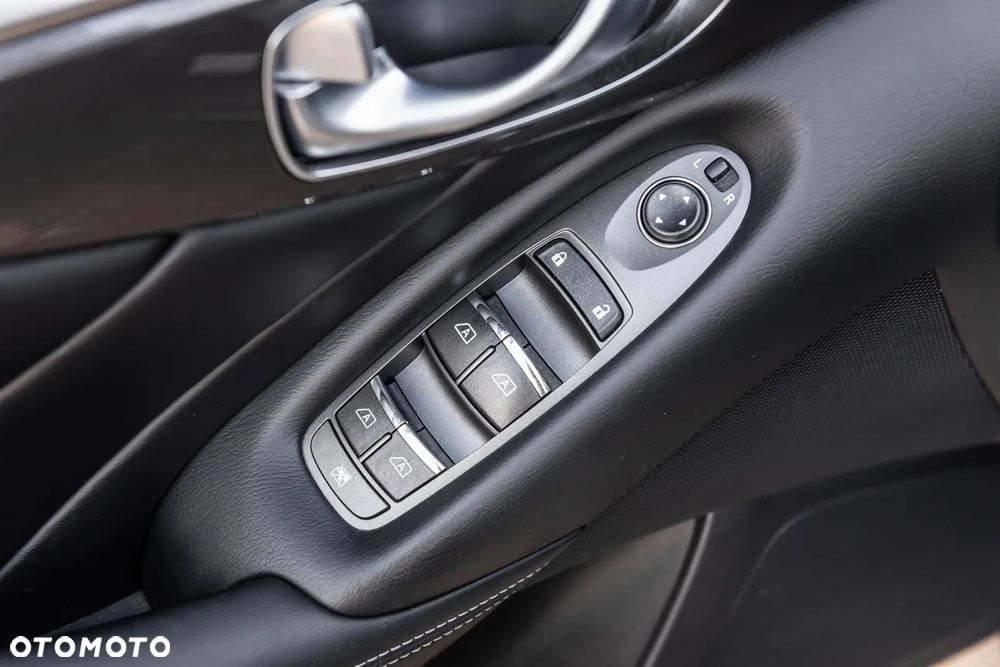 Infiniti Q50 - 16