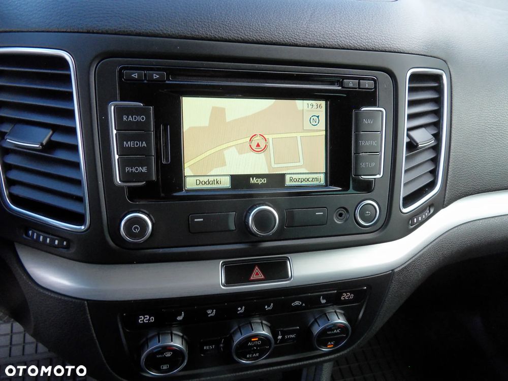 Volkswagen Sharan 2.0 TDI DSG BlueMotion Technology Highline - 22