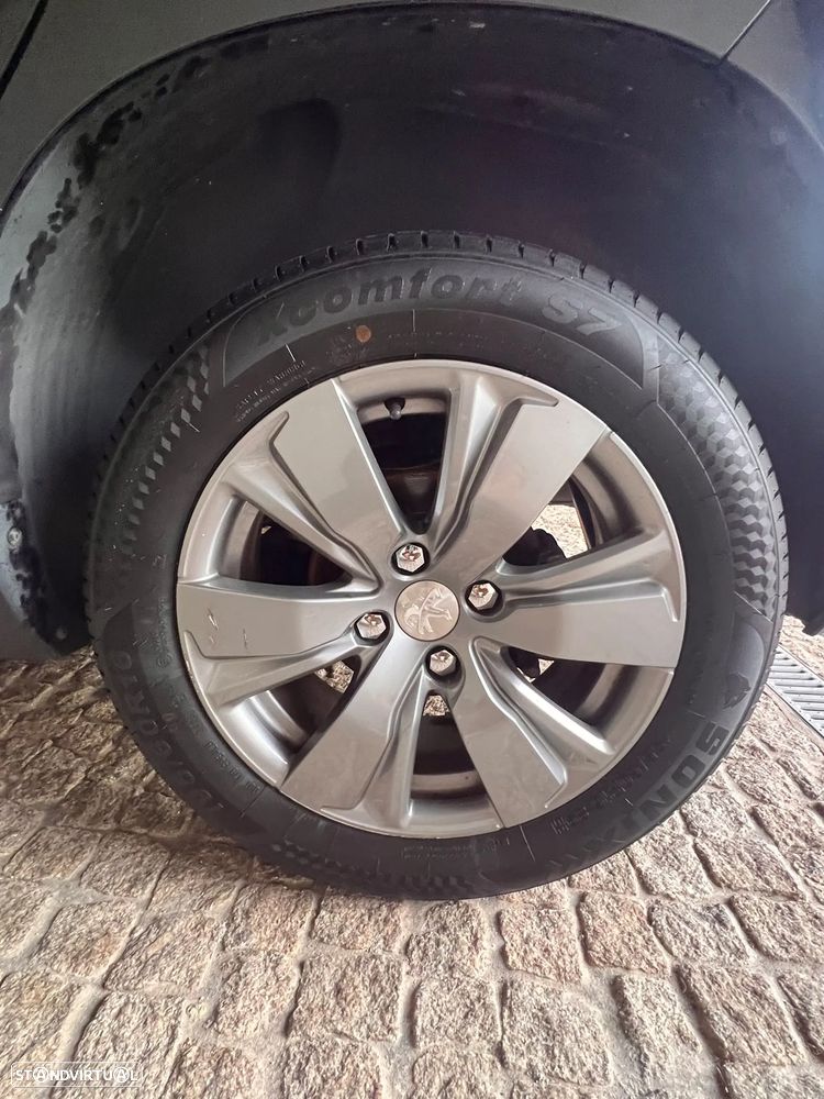 Peugeot 2008 1.2 PureTech Active - 21