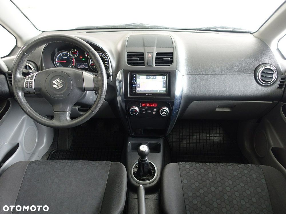 Suzuki SX4 1.6 VVT 4x4 Style - 18