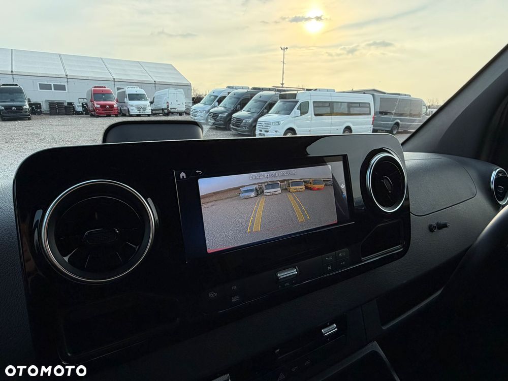 Mercedes-Benz Sprinter 519 - 24