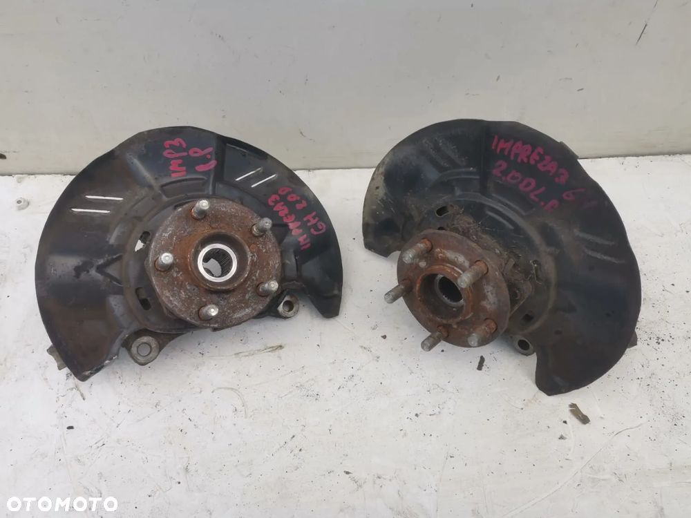 SUBARU IMPREZA III GH 2.0 D ZWROTNICA PIASTA LEWA PRAWA PRZEDNIA PRZÓD