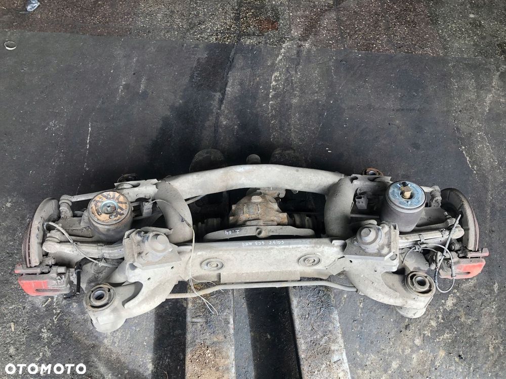 ZAWIESZENIE TYLNE TYŁ BMW E39 2.5 TDS - 1