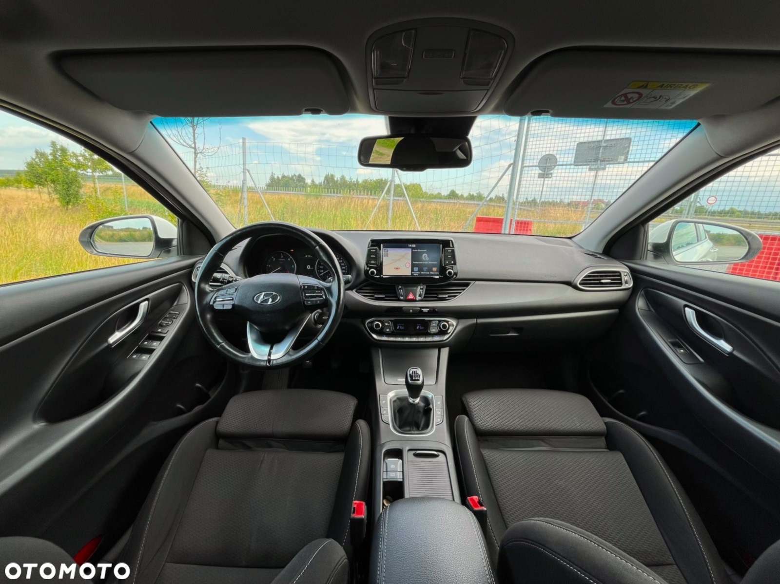 Hyundai i30 Fastback 1.6 CRDI Premium - 8