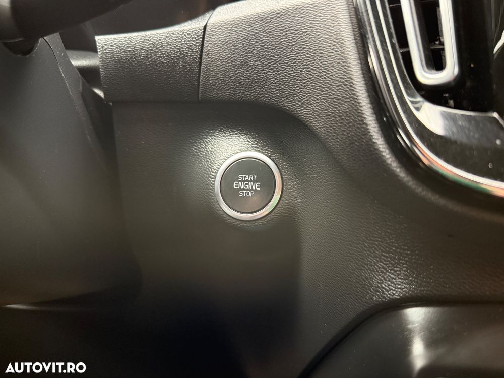 Volvo XC 40 Recharge T5 Twin Engine AT7 R-Design - 7