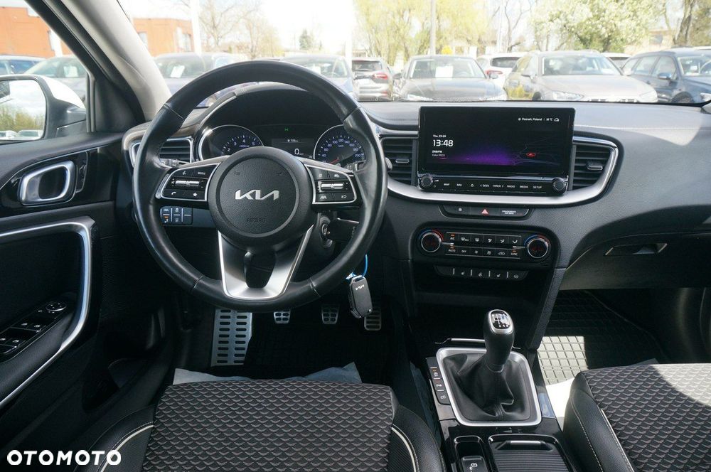 Kia Ceed 1.5 T-GDI Business Line - 12