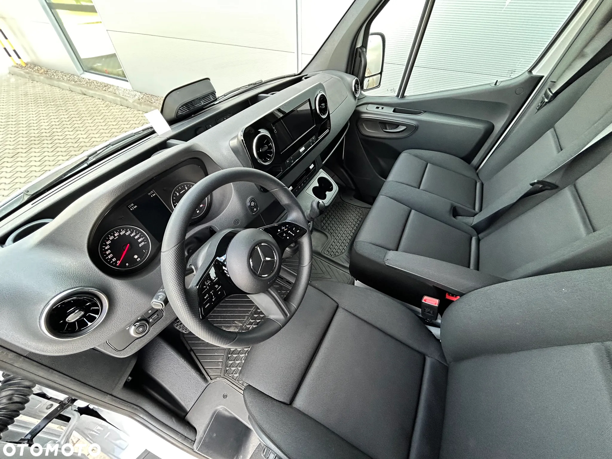 Mercedes-Benz SPRINTER 317 CDI FURGON STANDARD - 21