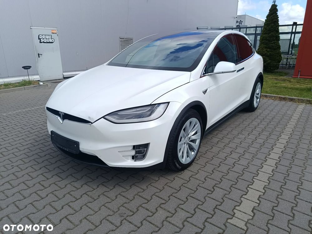 Tesla Model X 75 D - 1