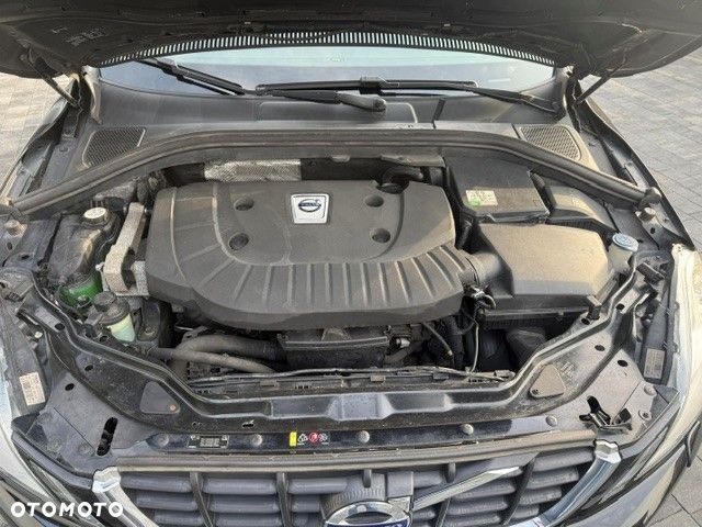 Volvo XC 60 D5 AWD Momentum - 7