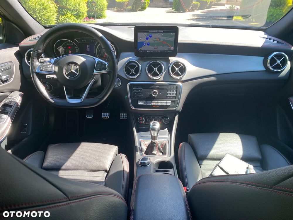 Mercedes-Benz GLA 200 AMG Line - 34