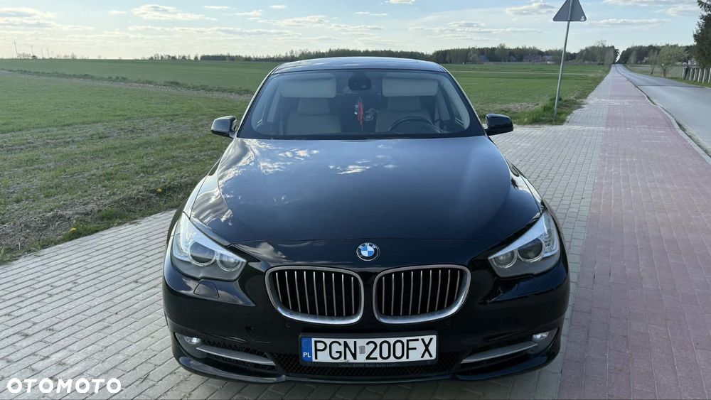 BMW 5GT - 1