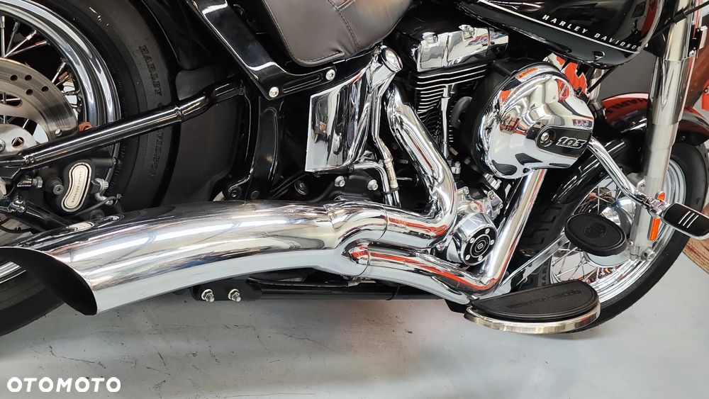 Harley-Davidson Softail Custom - 12