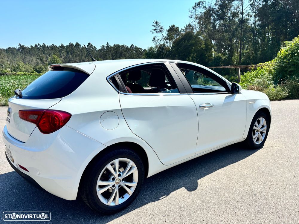 Alfa Romeo Giulietta 1.6 JTDM Distinctive - 2