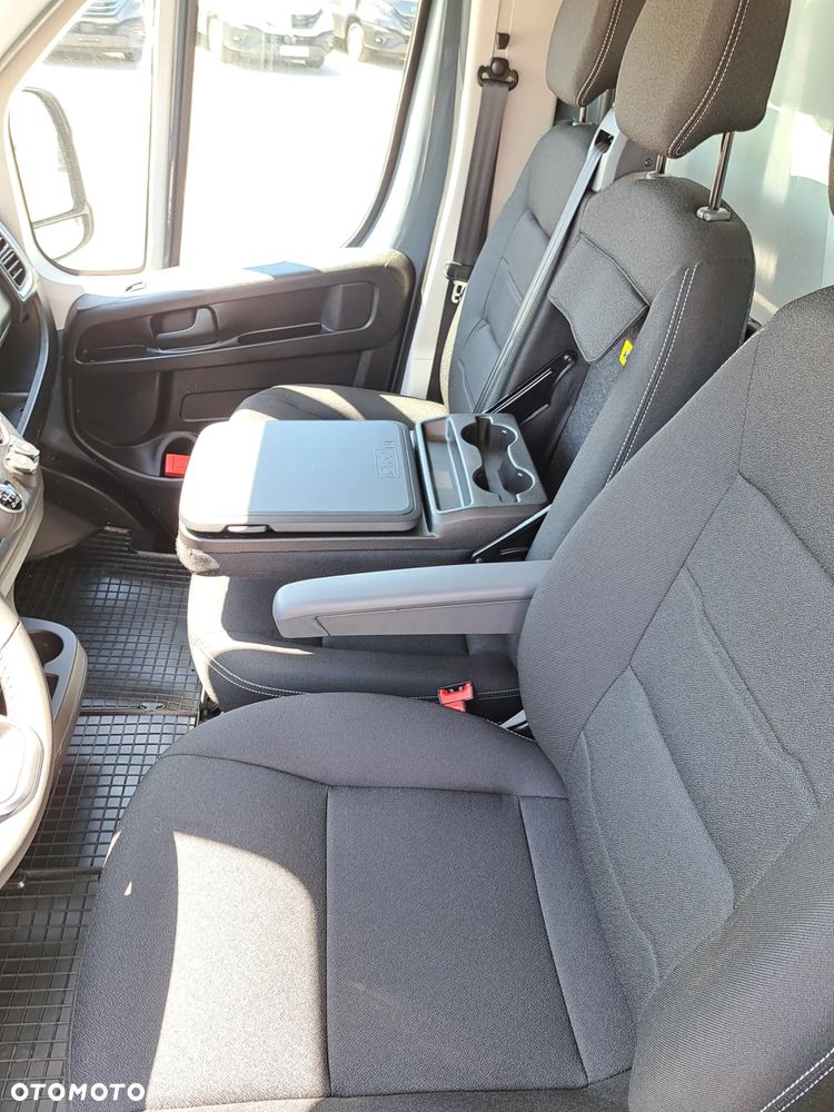 Fiat Ducato Kontener z windą - 23
