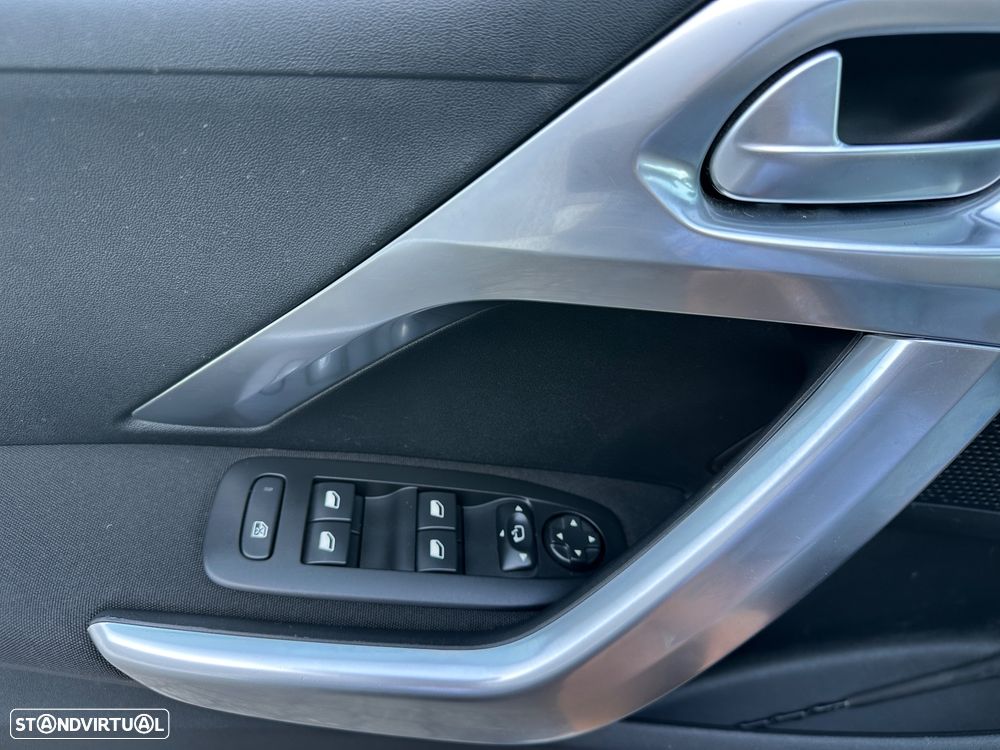 Peugeot 2008 BlueHDi FAP 120 STOP & START EAT6 Allure - 14