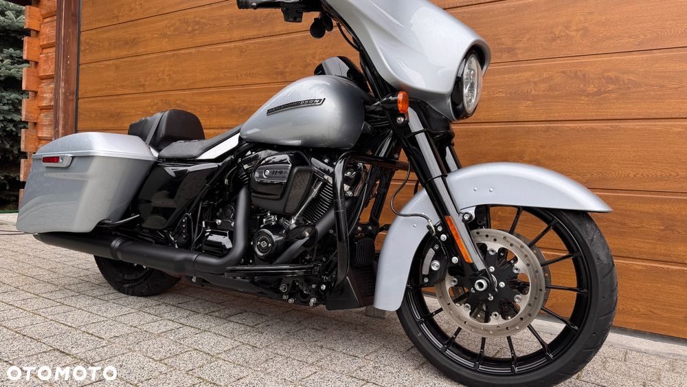 Harley-Davidson Touring Street Glide - 19