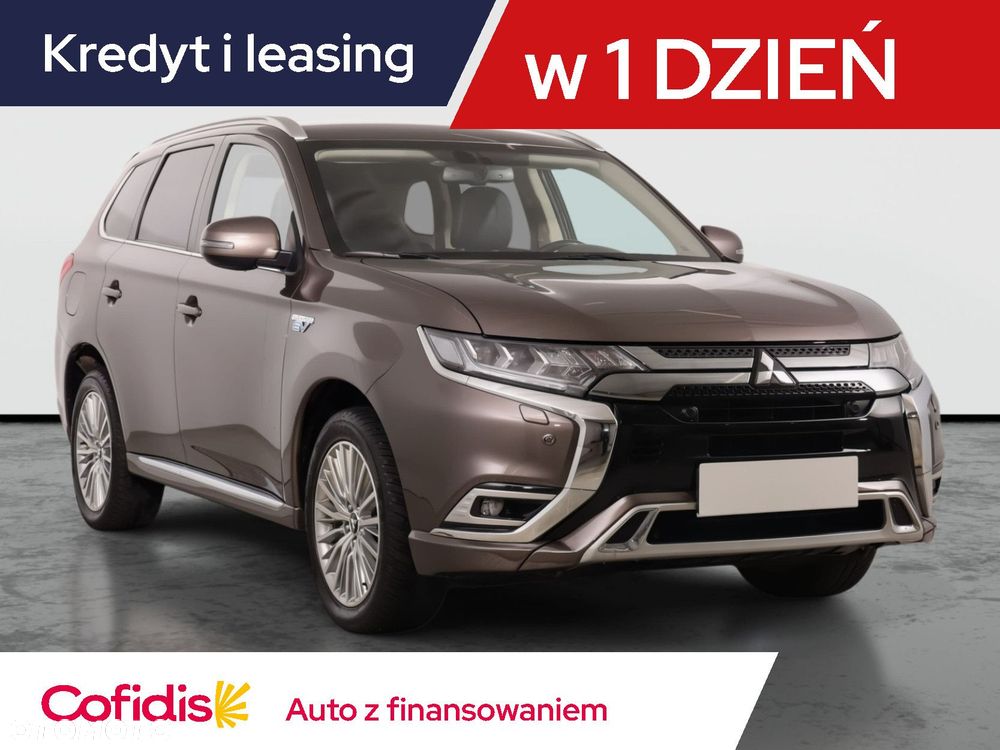 Mitsubishi Outlander - 2