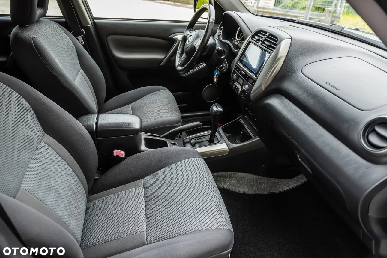 Toyota RAV4 - 13