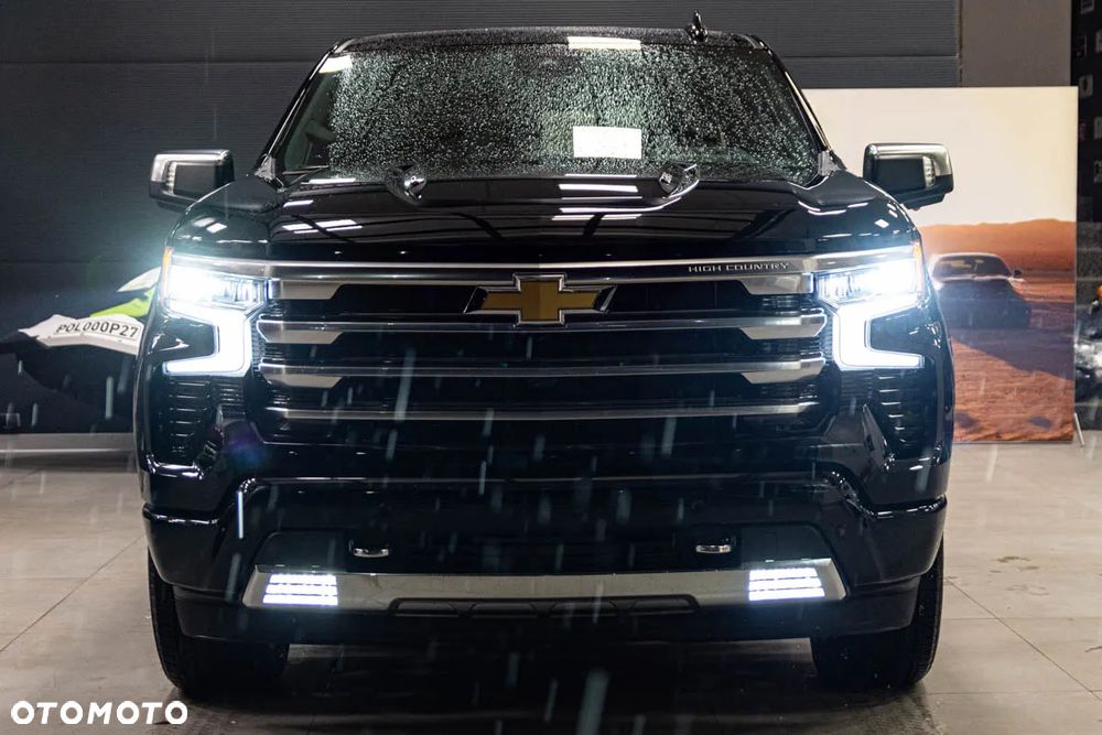 Chevrolet Silverado - 3