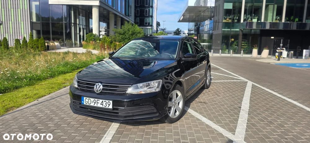 Volkswagen Jetta - 2