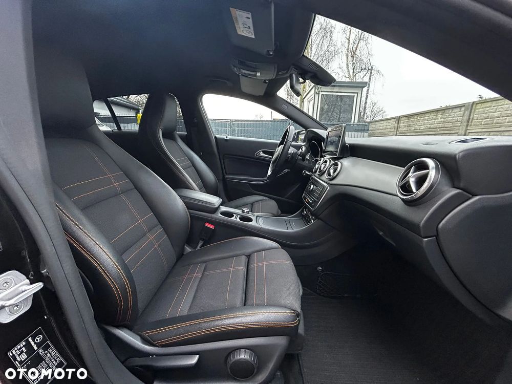 Mercedes-Benz CLA 220 (CDI) d 4Matic 7G-DCT Urban - 25