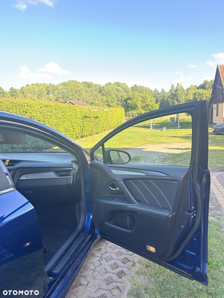 Toyota Avensis - 9