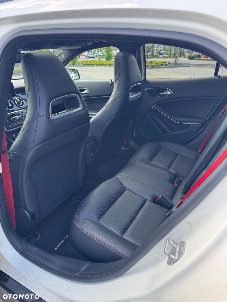 Mercedes-Benz GLA 45 AMG 4-Matic - 13