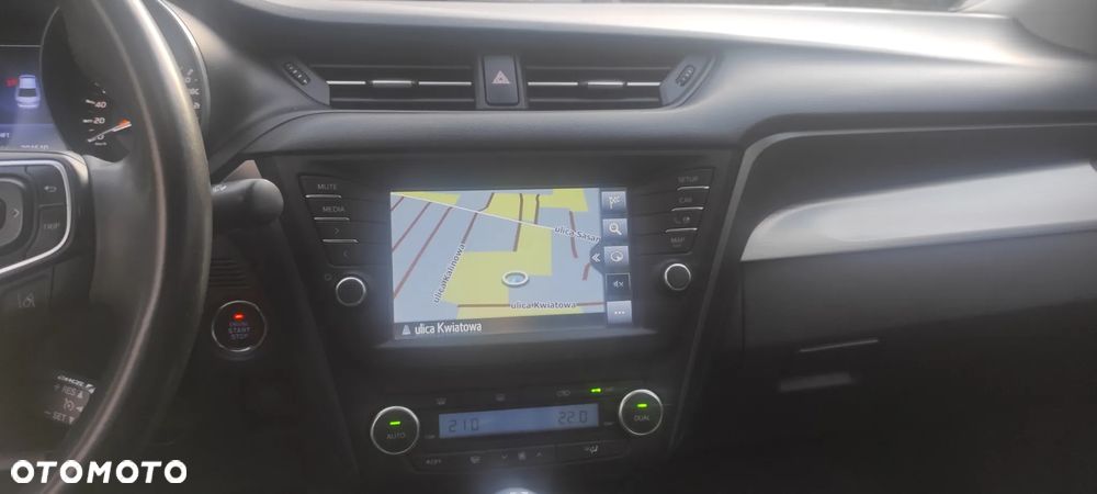 Toyota Avensis 2.0 D-4D Premium - 10