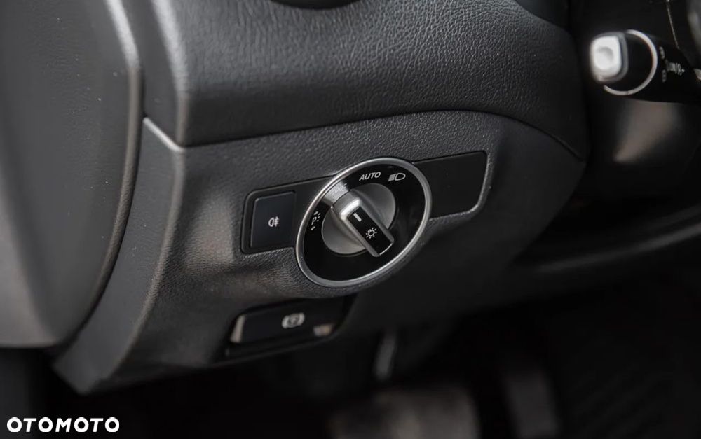 Mercedes-Benz GLA 250 4Matic 7G-DCT AMG Line - 14