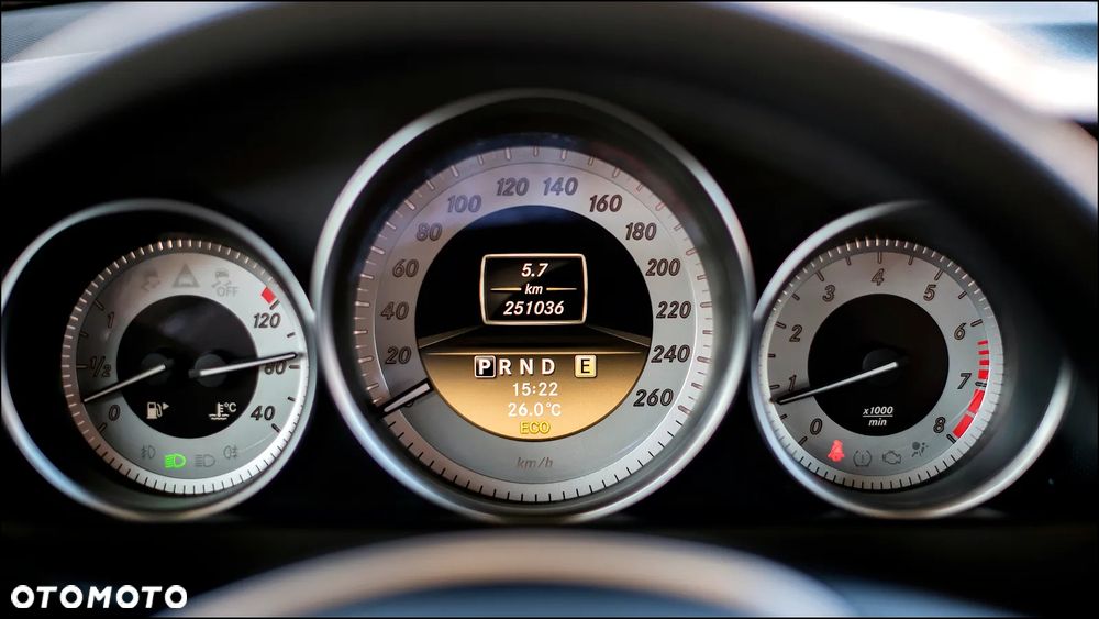 Mercedes-Benz Klasa C 180 BlueEFFICIENCY 7G-TRONIC Avantgarde - 23
