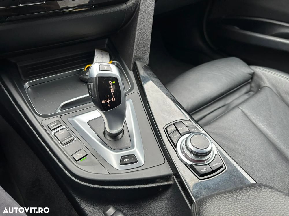 BMW Seria 3 330e iPerformance Sport Line - 29