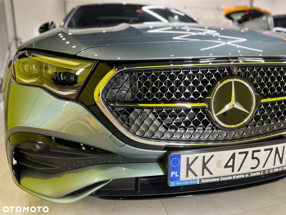 Mercedes-Benz Klasa E 200 mHEV 4-Matic AMG 9G-Tronic - 24