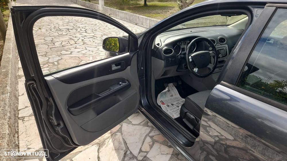 Ford Focus SW 1.6 TDCi DPF Trend - 11