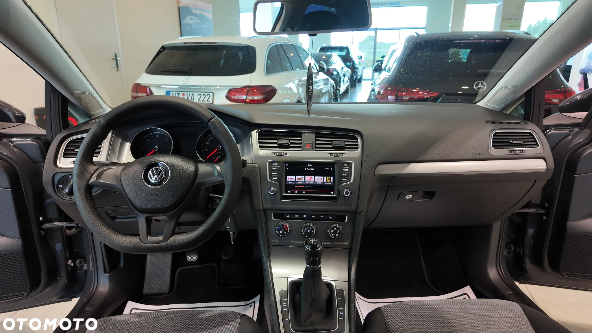 Volkswagen Golf 1.6 TDI BlueMotion Technology Cup - 32