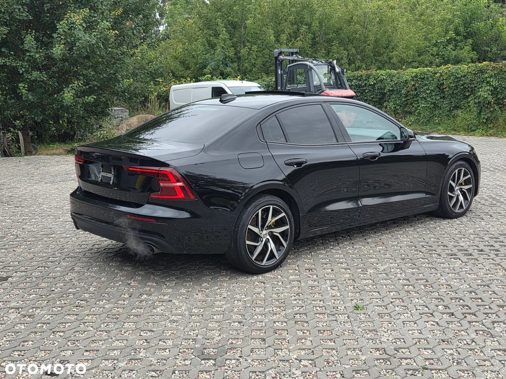 Volvo S60 T5 Momentum Pro - 3