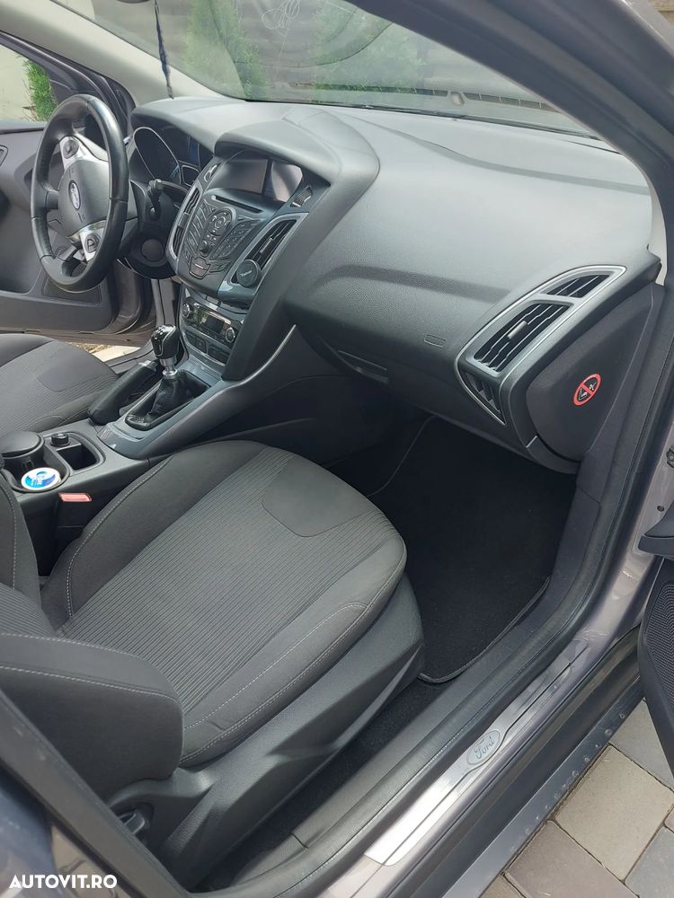 Ford Focus 1.6 TDCI DPF Titanium - 11