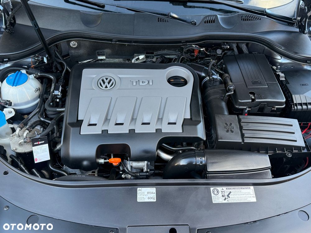Volkswagen Passat 2.0 TDI BlueMotion Technology Comfortline - 21